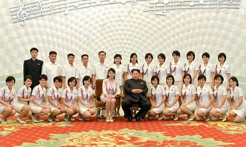 Lanh dao Kim Jong-un hao hung nghe hoa nhac-Hinh-9